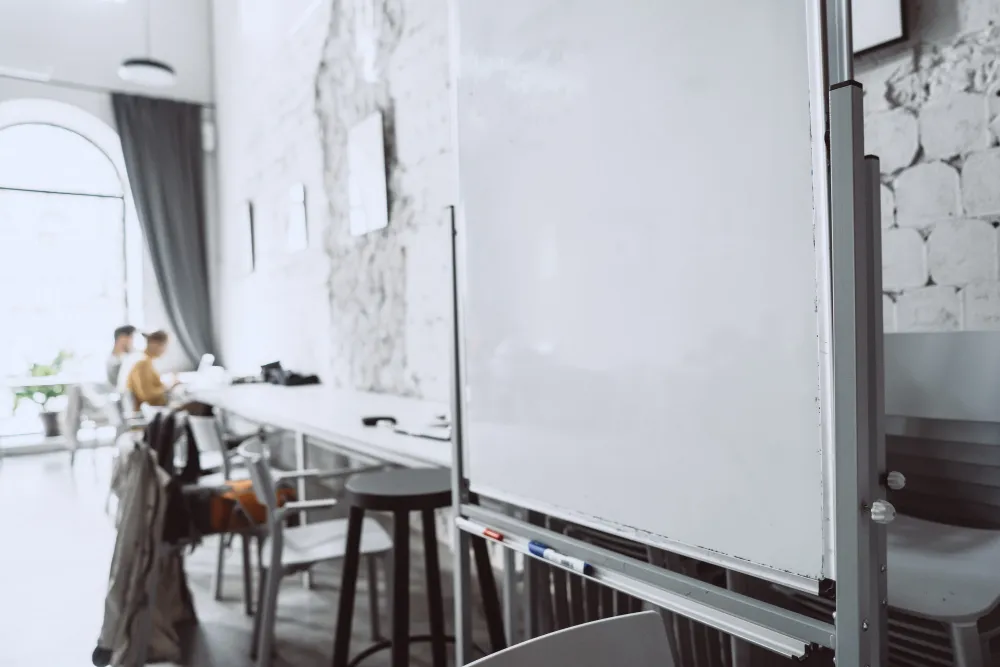 Intranet-Lösungen und digitale Whiteboards für bessere Zusammenarbeit