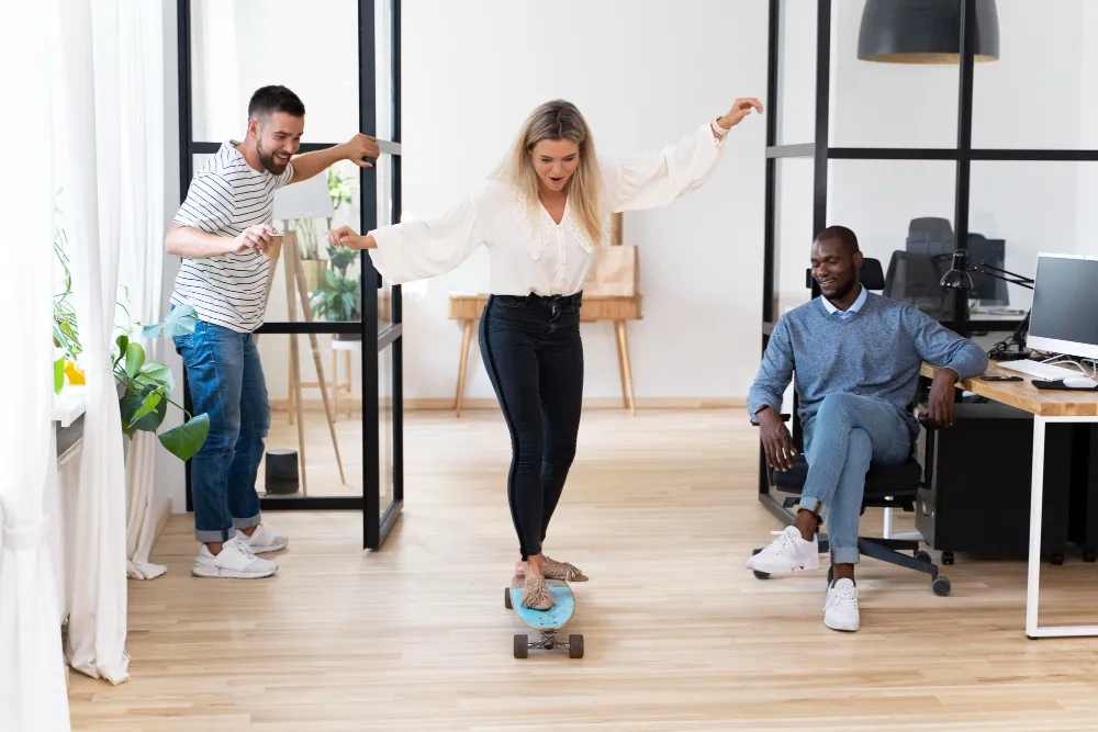 Frischer Wind im Büroalltag: Sportangebote für fitte Teams