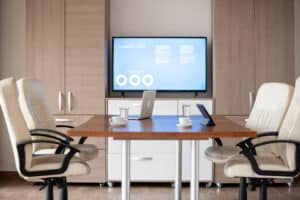 Smarte Meetingräume: Wie moderne Technologien Ihre Meetings effizienter, produktiver und stressfrei machen